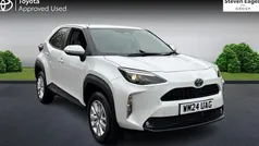 Used 2025 Toyota Yaris Hybrid Estate | £22,545 (Good price)