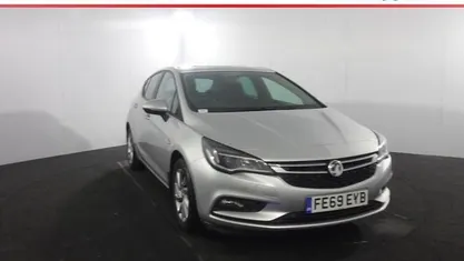 Used Vauxhall Astra Design Edition 110 HP (80 kW) 2019 Silver Hatchback