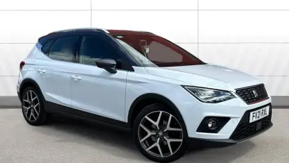 Używany Seat Arona XCELLENCE Lux 110 KM (80 kW) 2021 Biały SUV