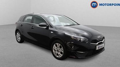 Używany Kia Ceed 160 KM (117 kW) 2023 Czarny Hatchback