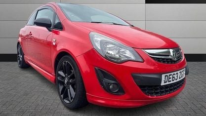 Używany Vauxhall Corsa Edition 86 KM (63 kW) 2013 Czerwony Hatchback