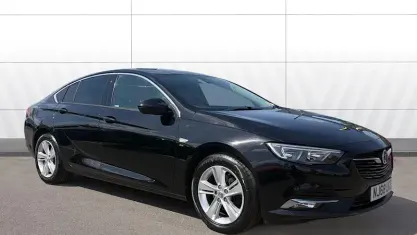 Begagnad Vauxhall Insignia Sport 165 HK (121 kW) 2020 Halvkombi