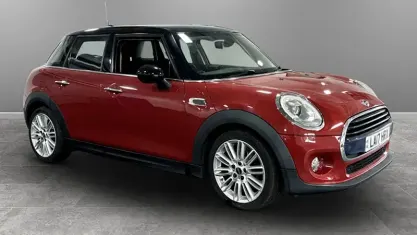 Used Mini Cooper Hatch 136 HP (100 kW) 2017 Red Hatchback