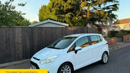 Used Ford B-MAX Titanium 101 HP (74 kW) 2016 White MPV