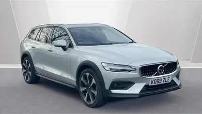 Used Volvo V60 CC Plus 190 HP (139 kW) 2020 726 birch light Estate