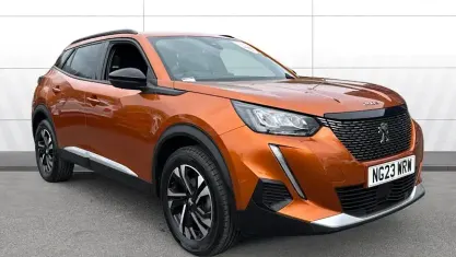 Usado Peugeot 2008 Allure+ 101 HP (74 kW) 2023 Laranja SUV