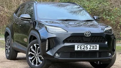 Eclipse black Used 2025 Toyota Yaris Hybrid Design Estate | £23,256 (Fair price)