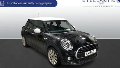 Used 2018 Mini Cooper Hatch Hatchback | £13,387 (Fair price)