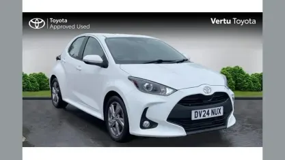Used Toyota Yaris 116 HP (85 kW) 2024 White Hatchback