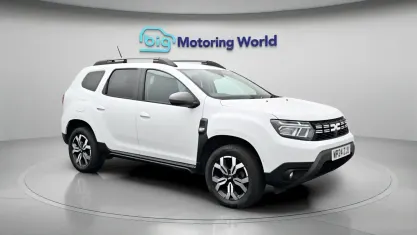 Usado Dacia Duster Journey 129 HP (94 kW) 2024 Branco SUV