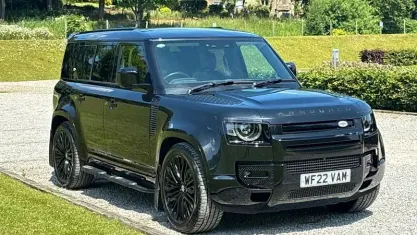 Used Land Rover Defender 249 HP (183 kW) 2023 SUV