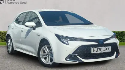 Used Toyota Corolla 122 HP (89 kW) 2020 White Hatchback