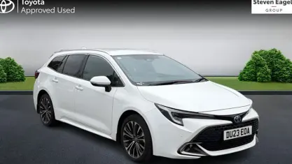 Used Toyota Corolla Design 140 HP (102 kW) 2023 White Estate