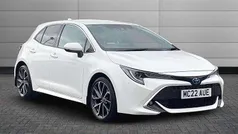 Pure white Used 2022 Toyota Corolla Hatchback | £19,991 (Fair price)