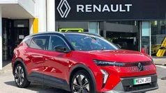Twotone metallic flame red with diamond black roof Used 2024 Renault Scénic Komfort MPV | £28,490 (Fair price)