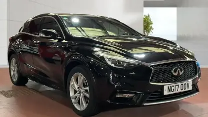 Used Infiniti Q30 Premium 109 HP (80 kW) 2017 Black Hatchback