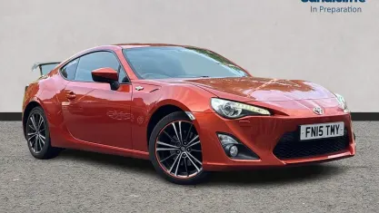Used Toyota GT86 GT 200 HP (147 kW) 2016 Orange Coupe