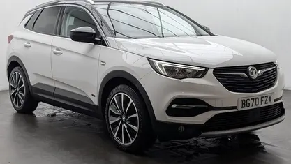 Used Vauxhall Grandland X SRi 300 HP (220 kW) 2020 White SUV