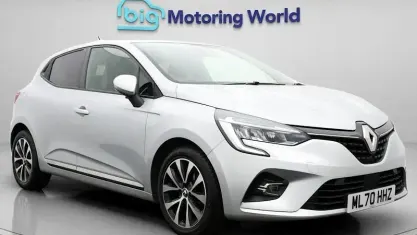 Used Renault Clio Iconic 101 HP (74 kW) 2020 Silver Hatchback