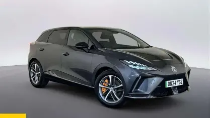 Begagnad MG MG4 EV 319 kW (435 HK) 2024 Halvkombi