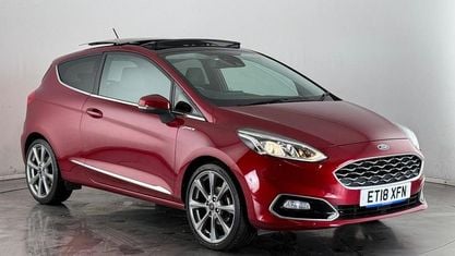 Usado Ford Fiesta Vignale 140 HP (102 kW) 2018 Vermelho Citadino