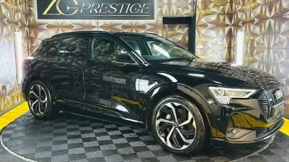 Begagnad Audi e-tron Black Edition 230 kW (313 HK) 2022 Svart SUV