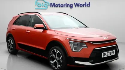 Używany Kia Niro 141 KM (103 kW) 2023 Pomarańczowy SUV