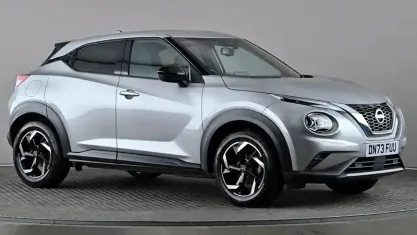 Używany Nissan Juke N-Connecta 114 KM (83 kW) 2023 Srebrny SUV