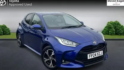 Begagnad Toyota Yaris Hybrid Design 116 HK (85 kW) 2026 Halvkombi