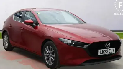 Usado Mazda 3 122 HP (89 kW) 2022 Vermelho Citadino