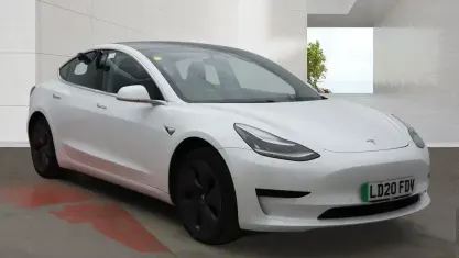 Used Tesla Model 3 Standard Range 239 kW (325 HP) 2020 White Sedan