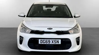 Used Kia Rio 84 HP (61 kW) 2019 White Hatchback