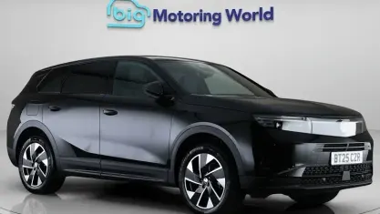 Used Vauxhall Grandland X GSe 136 HP (100 kW) 2025 Black SUV