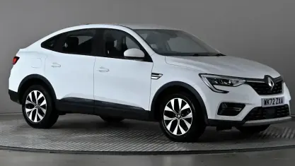 Used Renault Arkana Iconic 143 HP (105 kW) 2022 White SUV