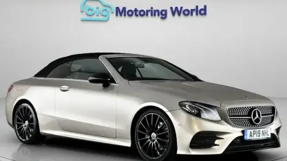 Usado Mercedes E220 AMG line 194 HP (142 kW) 2019 Prateado Cabrios