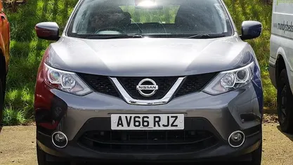 Used Nissan Qashqai Acenta 110 HP (80 kW) 2016 Grey SUV