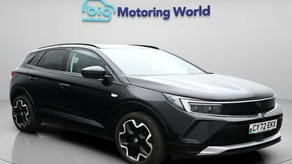 Second-hand Vauxhall Grandland X Ultimate 131 CP (96 kW) 2023 Negru SUV