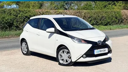 Begagnad Toyota Aygo x-press 69 HK (50 kW) 2016 Halvkombi