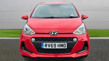 Used Hyundai i10 Premium 88 HP (64 kW) 2019 Red Hatchback