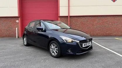 Used Mazda 2 75 HP (55 kW) 2016 Blue Hatchback