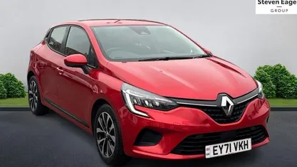 Used Renault Clio V Iconic 90 HP (66 kW) 2022 Hatchback