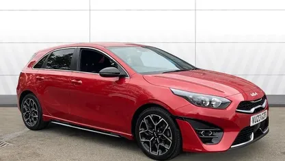 Begagnad Kia Ceed GT-Line 160 HK (117 kW) 2023 Röd Halvkombi