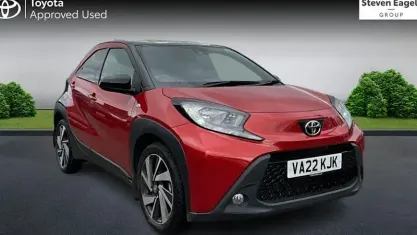Used Toyota Aygo X 72 HP (52 kW) 2022 Red SUV