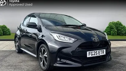 Used Toyota Yaris Hybrid Design 116 HP (85 kW) 2025 Black Hatchback