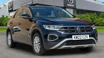Used VW T-Roc Life 150 HP (110 kW) 2022 Black SUV