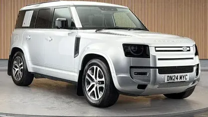 Used Land Rover Defender S 250 HP (183 kW) 2023 Hakuba silver SUV