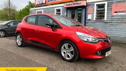 Used Renault Clio Dynamique 73 HP (53 kW) 2015 Red Hatchback