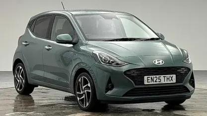 Used Hyundai i10 Premium 79 HP (58 kW) 2025 Green Hatchback