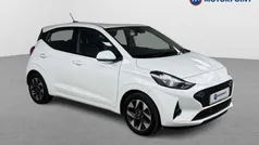 White Used 2024 Hyundai i10 Advanced Hatchback | £14,799 (Fair price)