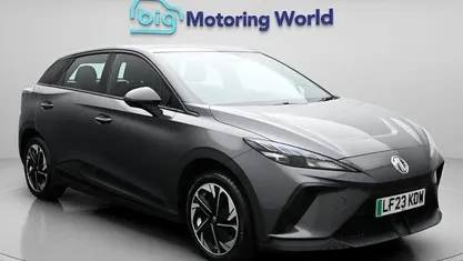 Begagnad MG MG4 EV SE 319 kW (435 HK) 2023 Grå Halvkombi